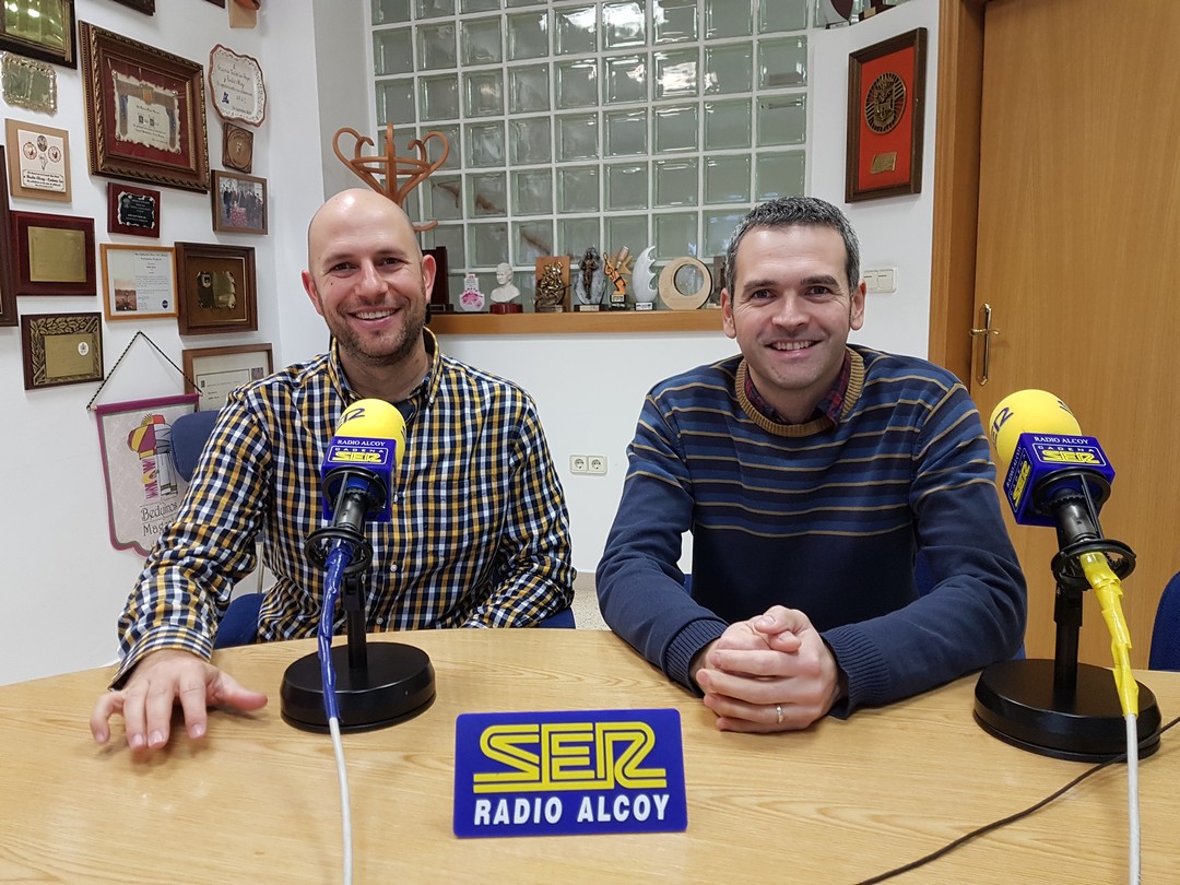 Alfonso Yépez i Iñaki Lecumberri en l'estudi de Radio Alcoy.