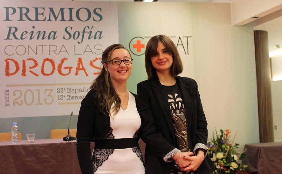 Mireia Pascual y Laura Ibañez tras recibir el premio