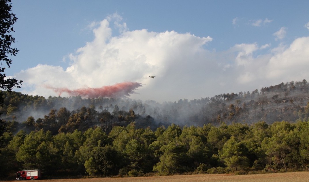 Imagen de archivo de un incendio en Mariola de 2014.