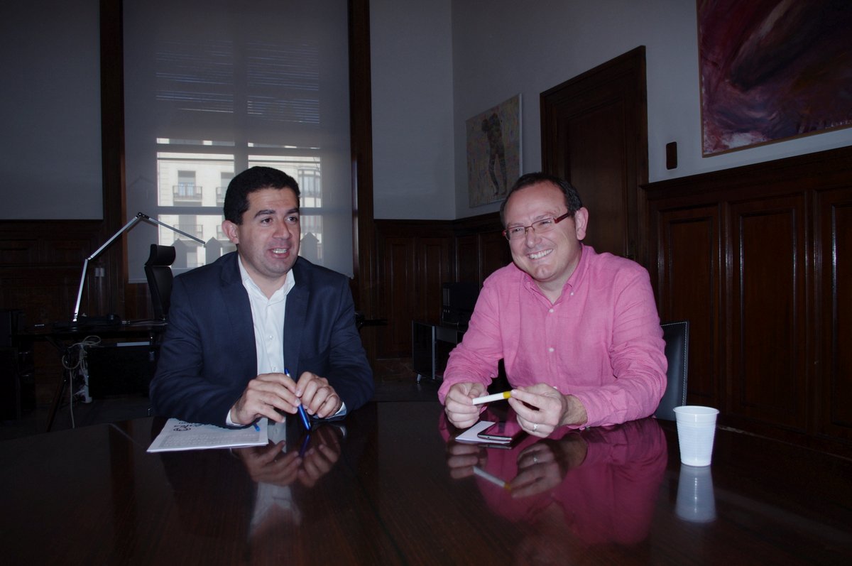 El alcalde, con David Abad y Rafael Miró.